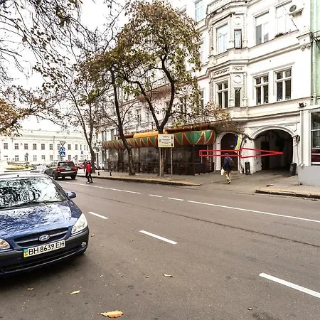 центр однокомнатная просторная улица екатериниская Odessa